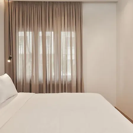 Charitos Executive Apt Of 2bd *