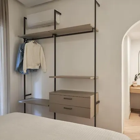 Charitos Executive Apt Of 2bd Apartment