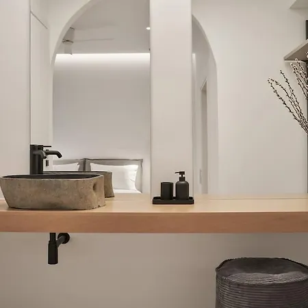 Charitos Executive Apt Of 2bd