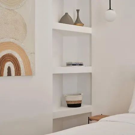 Charitos Executive Apt Of 2bd *